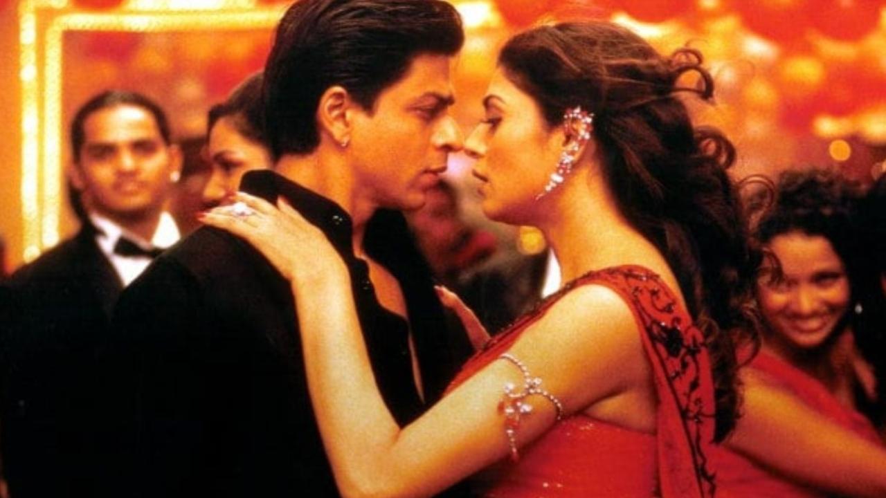 Shah Rukh Khan and Sushmita Sen's pairing in Main Hoon Na is still popular. They were just perfect as Major Ram and Ms Chandni in the Farah Khan-directorial